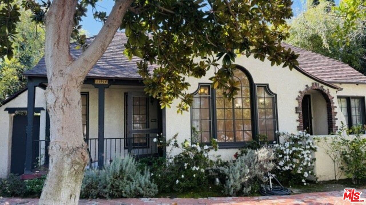 1 bd, 1 ba House in Valley Village, CA — $2,950/mo — photo 1