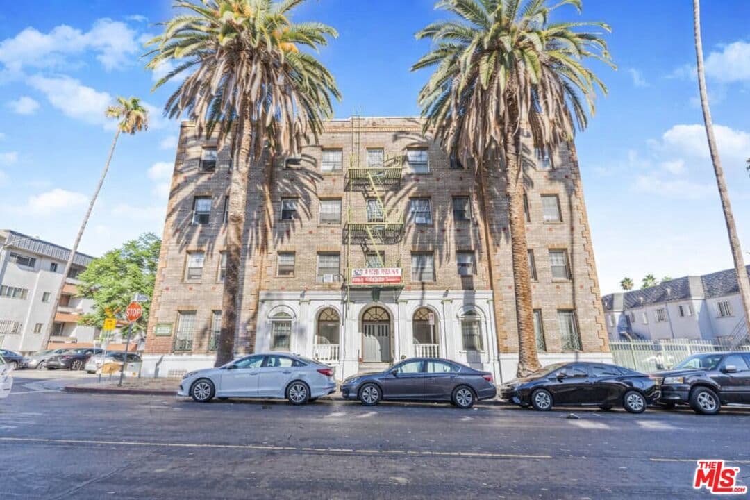 Studio, 1 ba Townhouse in Los Angeles, CA — $1,399/mo — photo 1