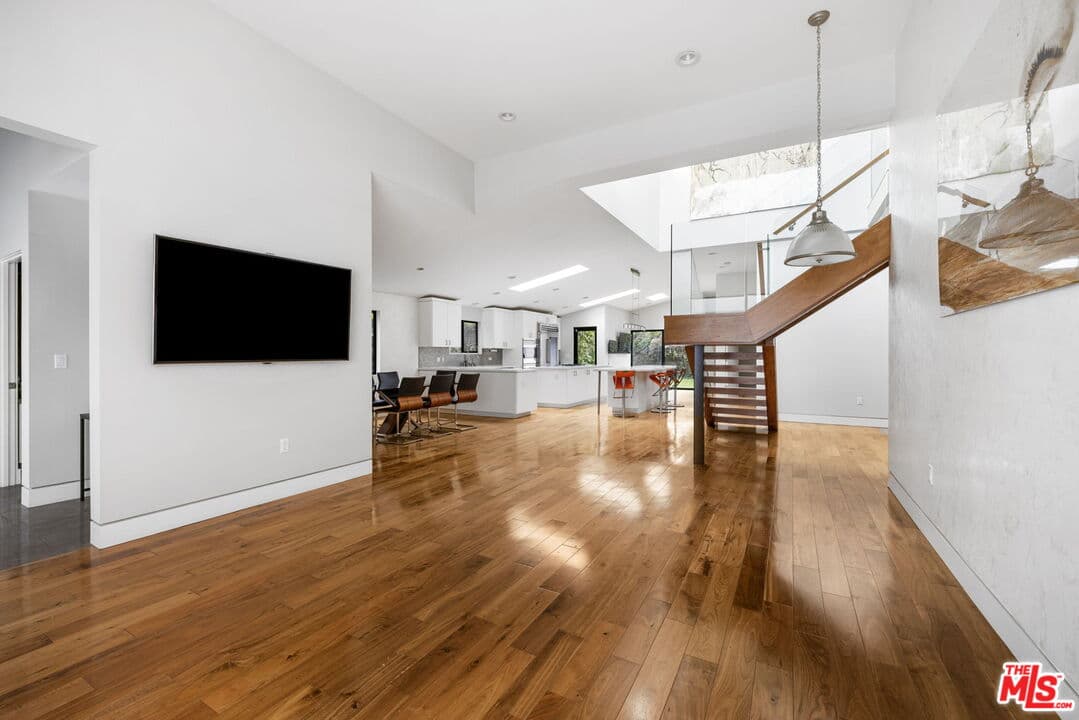 4 bd, 4 ba House in Los Angeles, CA — $14,500/mo — photo 2
