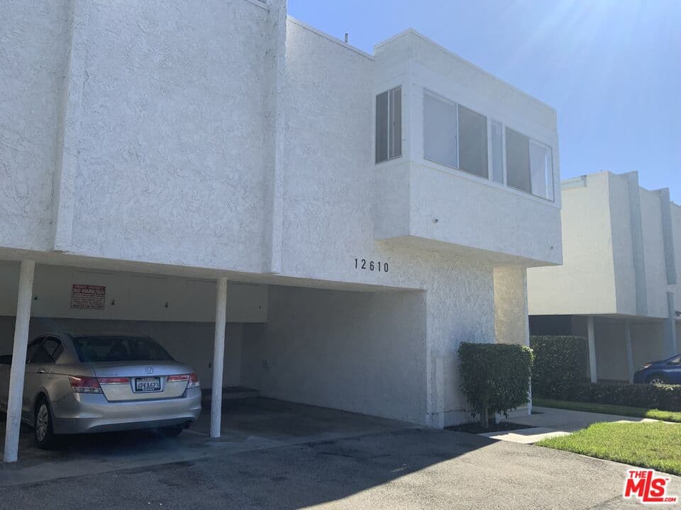 1 bd, 1 ba Townhouse in Los Angeles, CA — $2,445/mo — photo 1
