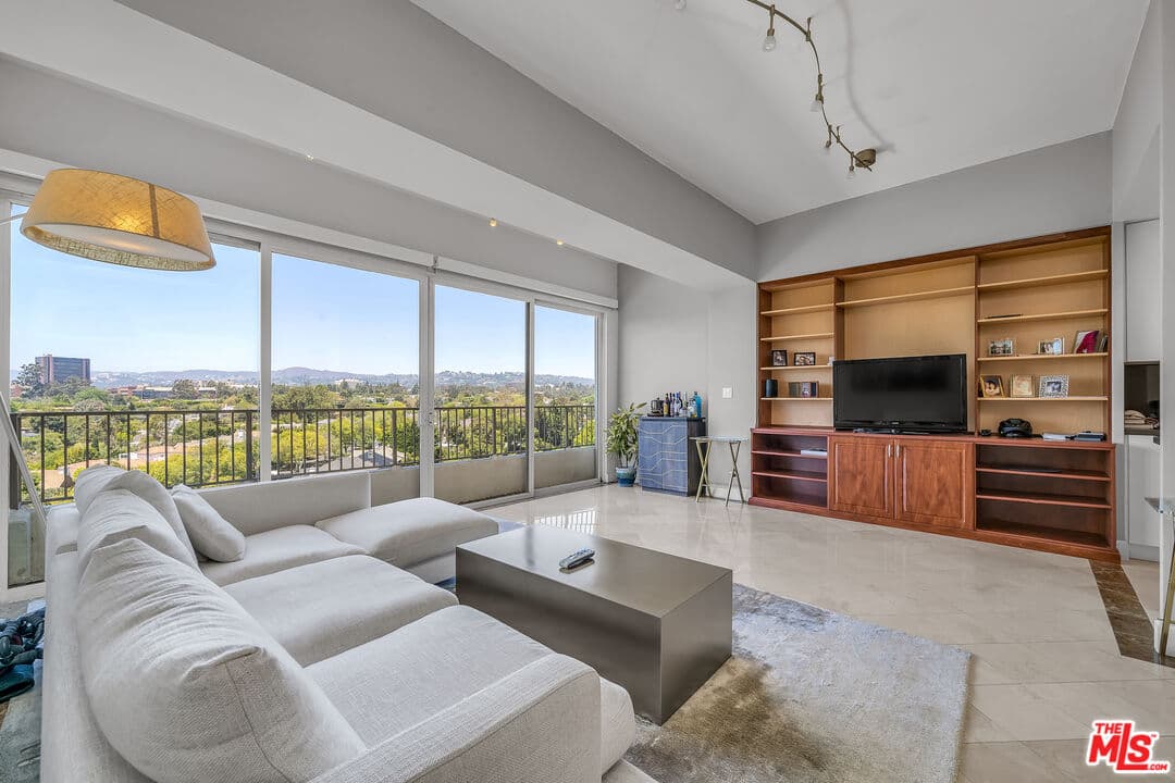 2 bd, 3 ba Condo in Los Angeles, CA — $7,700/mo — photo 1