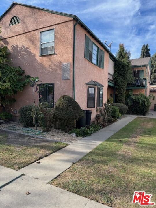 2 bd, 1 ba Townhouse in Los Angeles, CA — $2,580/mo — photo 1