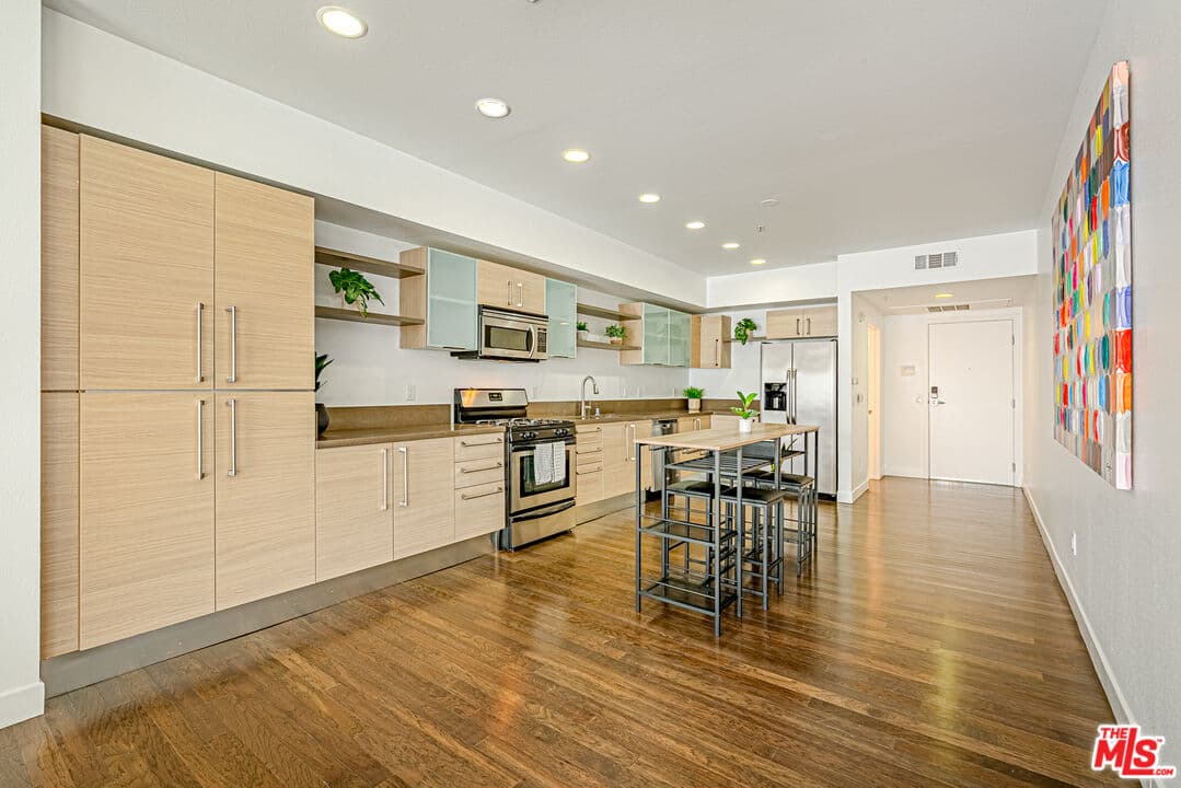 entry and kitchen (photo 2 of 25)