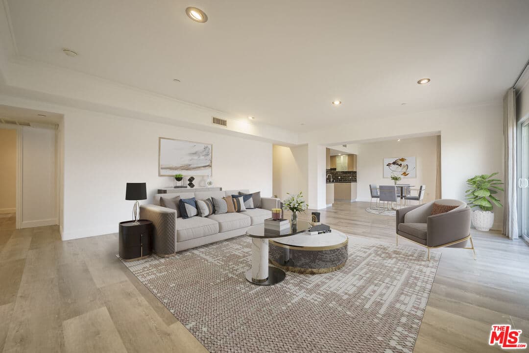 3 bd, 3 ba Condo in Los Angeles, CA — $4,600/mo — photo 1