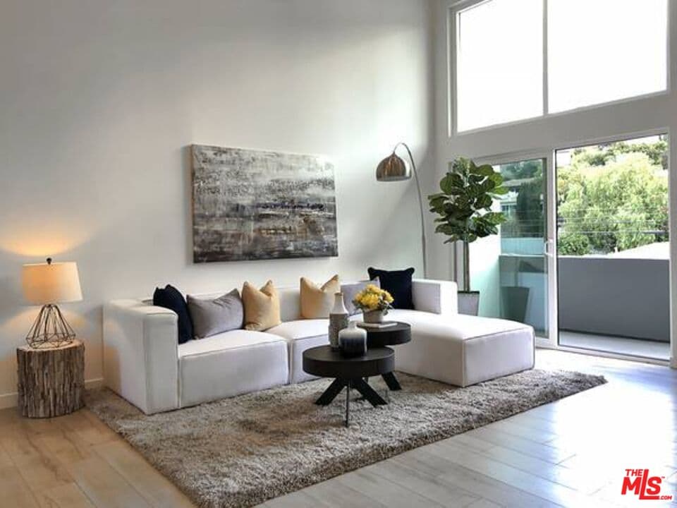 1 bd, 1 ba Apartment in Los Angeles, CA — $2,995/mo — photo 2