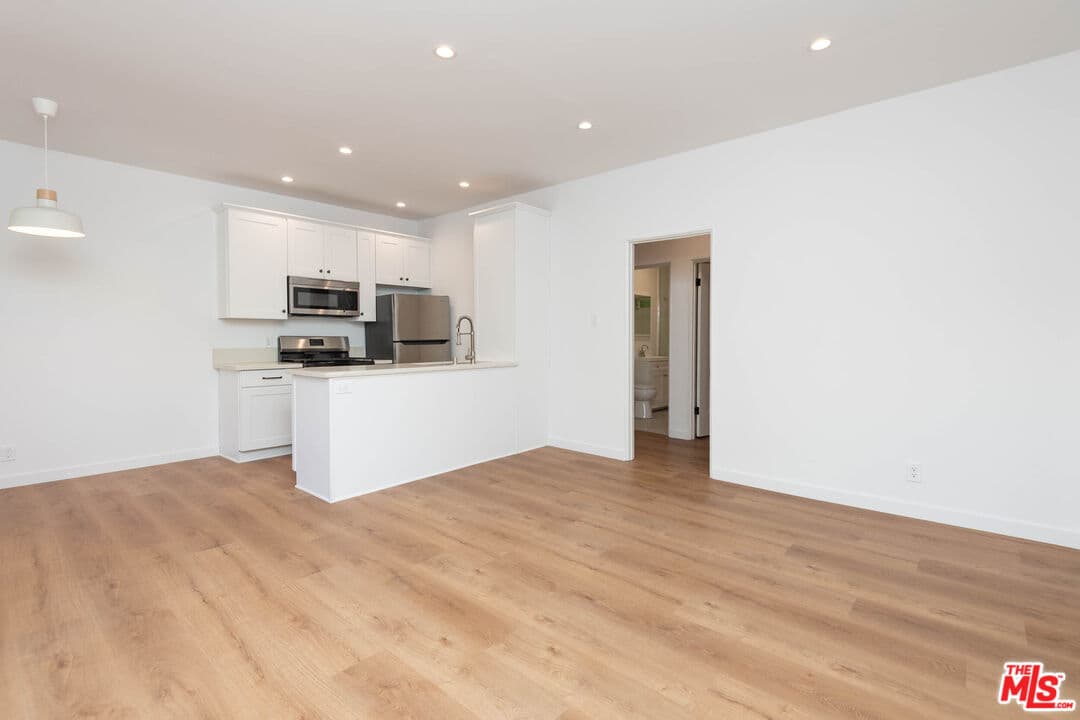 1 bd, 1 ba Apartment in Los Angeles, CA — $2,995/mo — photo 2