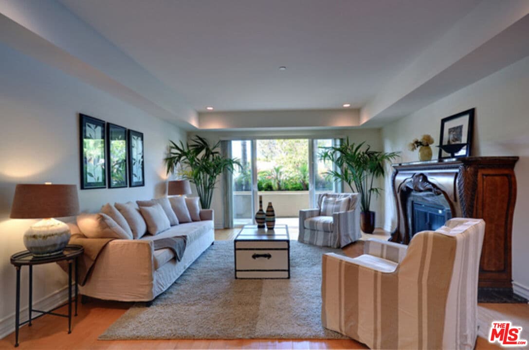 3 bd, 3 ba Condo in Los Angeles, CA — $5,300/mo — photo 1