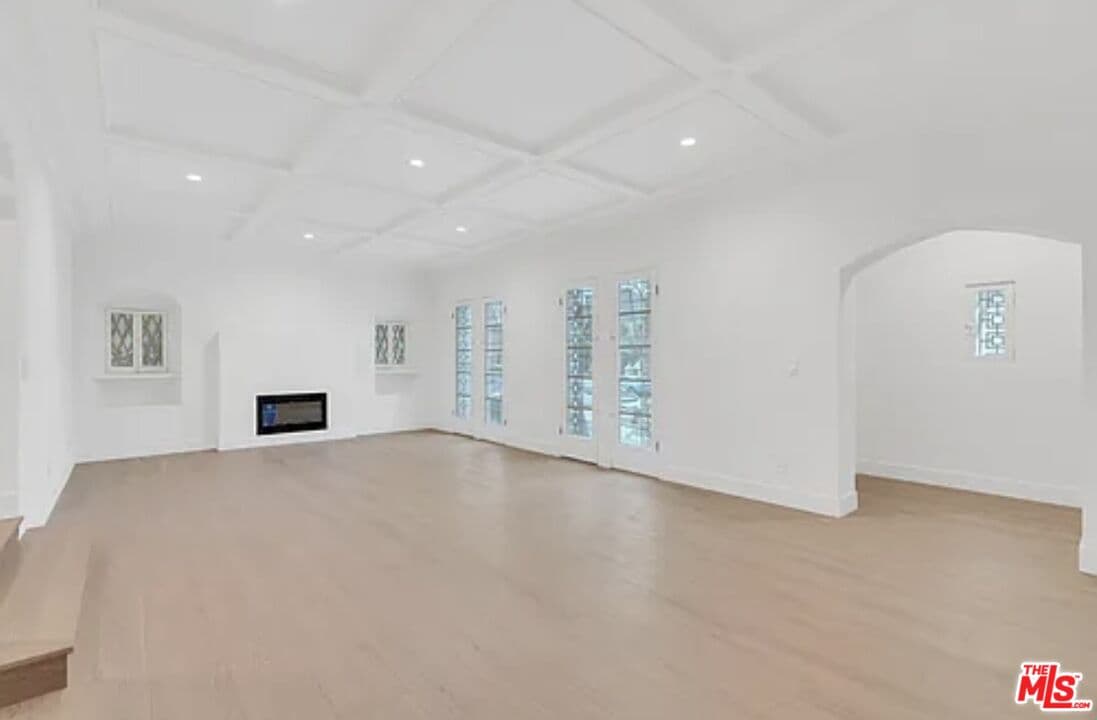 3 bd, 3 ba House in Los Angeles, CA — $6,595/mo — photo 2