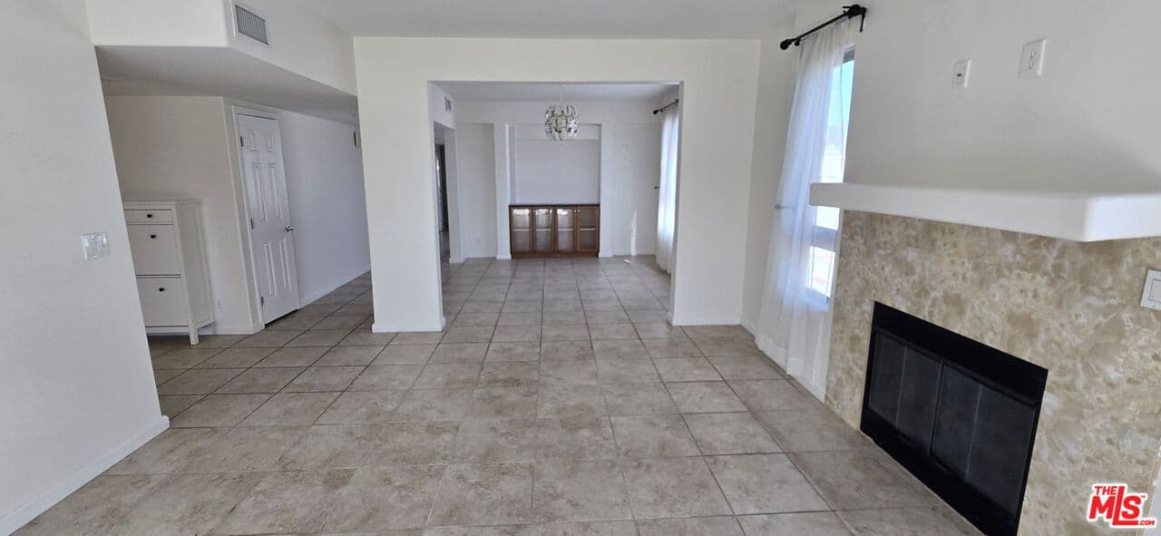 3 bd, 3 ba Apartment in Los Angeles, CA — $5,995/mo — photo 2