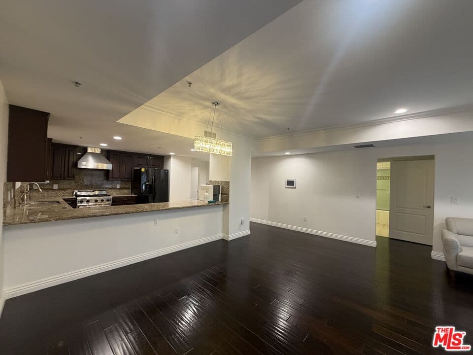 3 bd, 2 ba Condo in Los Angeles, CA — $3,400/mo — photo 2