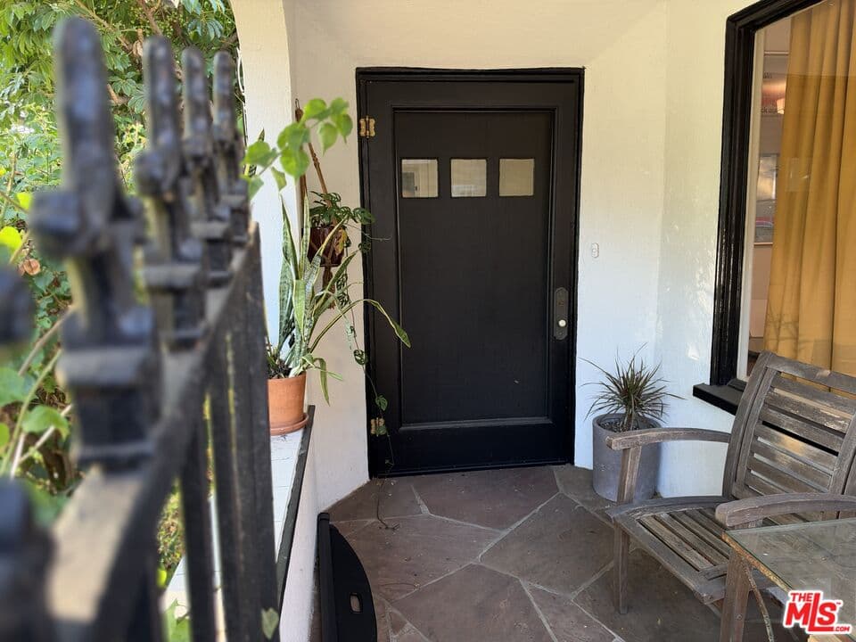 3 bd, 2 ba House in Los Angeles, CA — $7,500/mo — photo 2