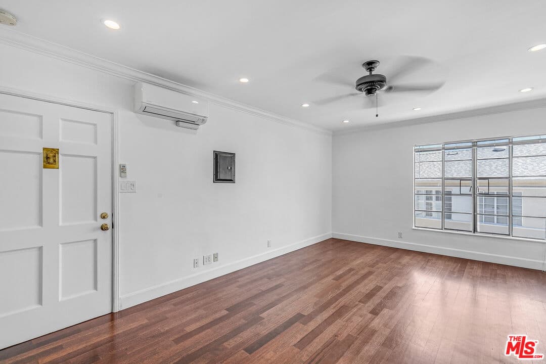 1 bd, 1 ba Townhouse in Los Angeles, CA — $2,295/mo — photo 1