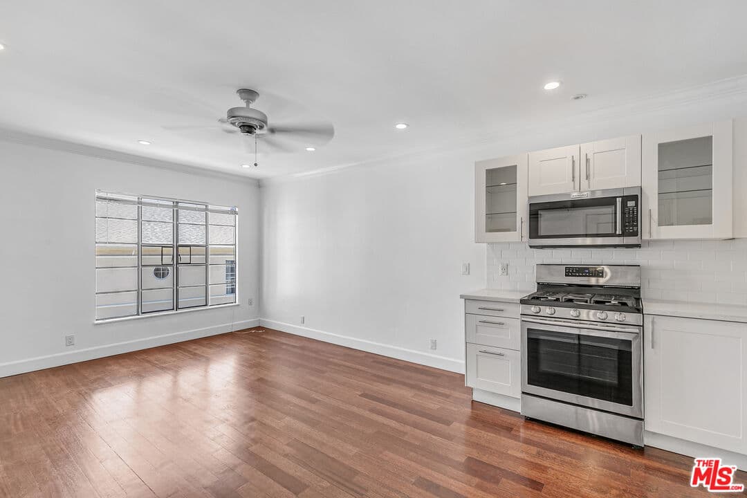1 bd, 1 ba Townhouse in Los Angeles, CA — $2,295/mo — photo 2