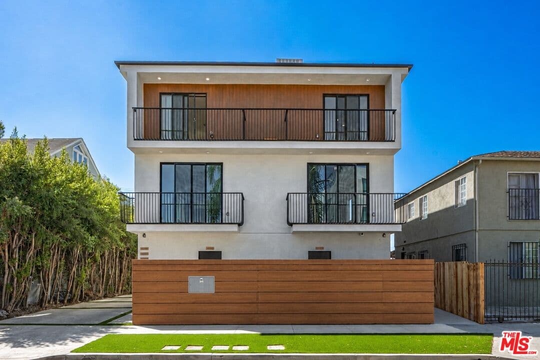 3 bd, 3 ba Townhouse in Los Angeles, CA — $5,495/mo — photo 1