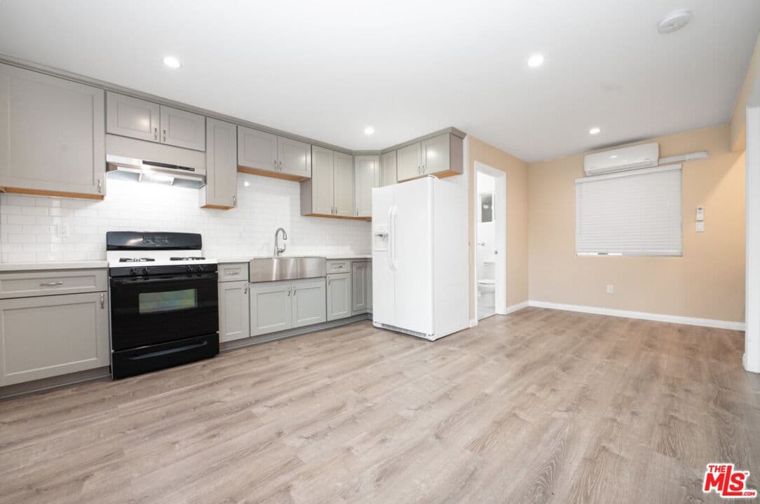 1 bd, 1 ba House in Los Angeles, CA — $2,000/mo — photo 2