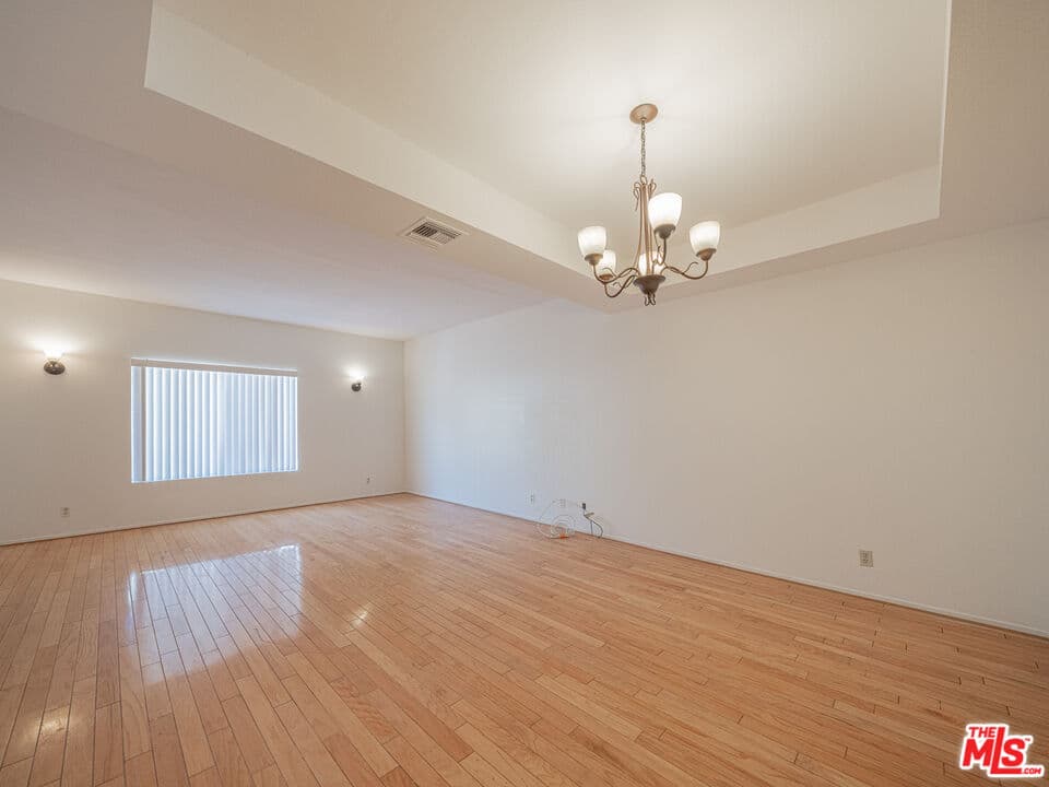 3 bd, 3 ba Condo in Glendale, CA — $4,000/mo — photo 2
