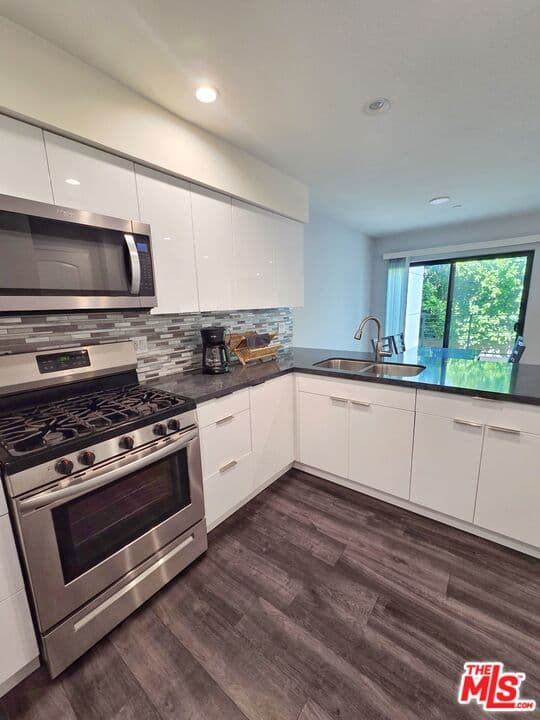 3 bd, 3 ba Apartment in Los Angeles, CA — $3,700/mo — photo 1