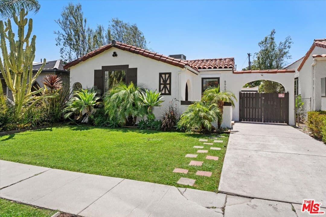 2 bd, 1 ba House in Los Angeles, CA — $5,250/mo — photo 1
