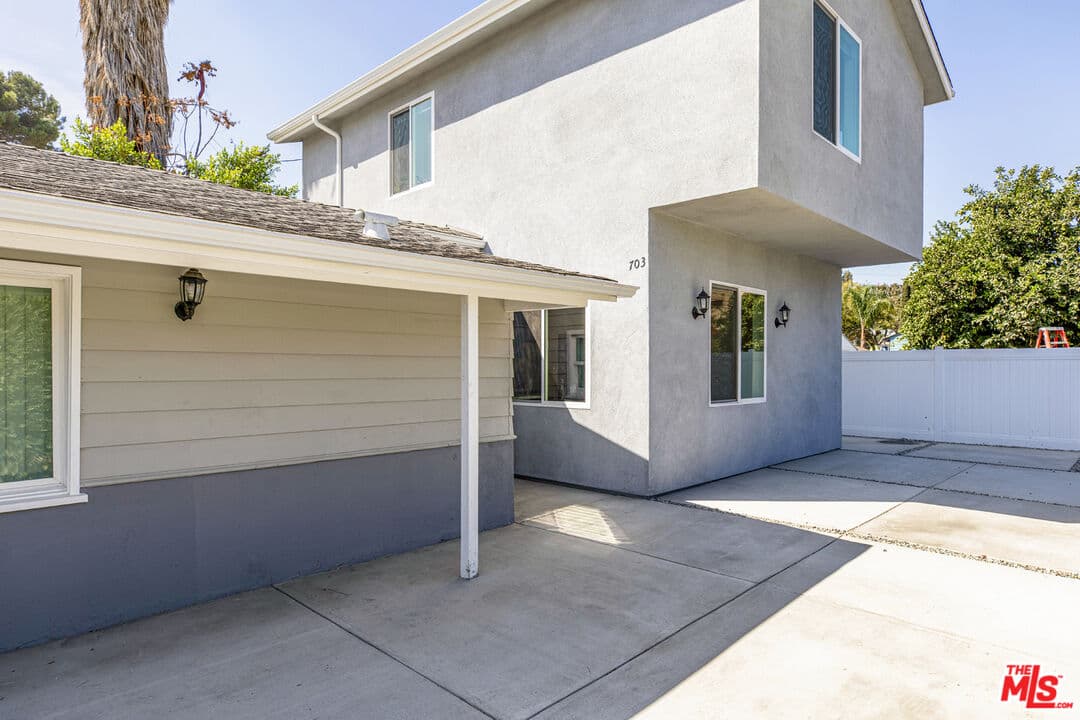 2 bd, 3 ba Apartment in Burbank, CA — $3,500/mo — photo 2