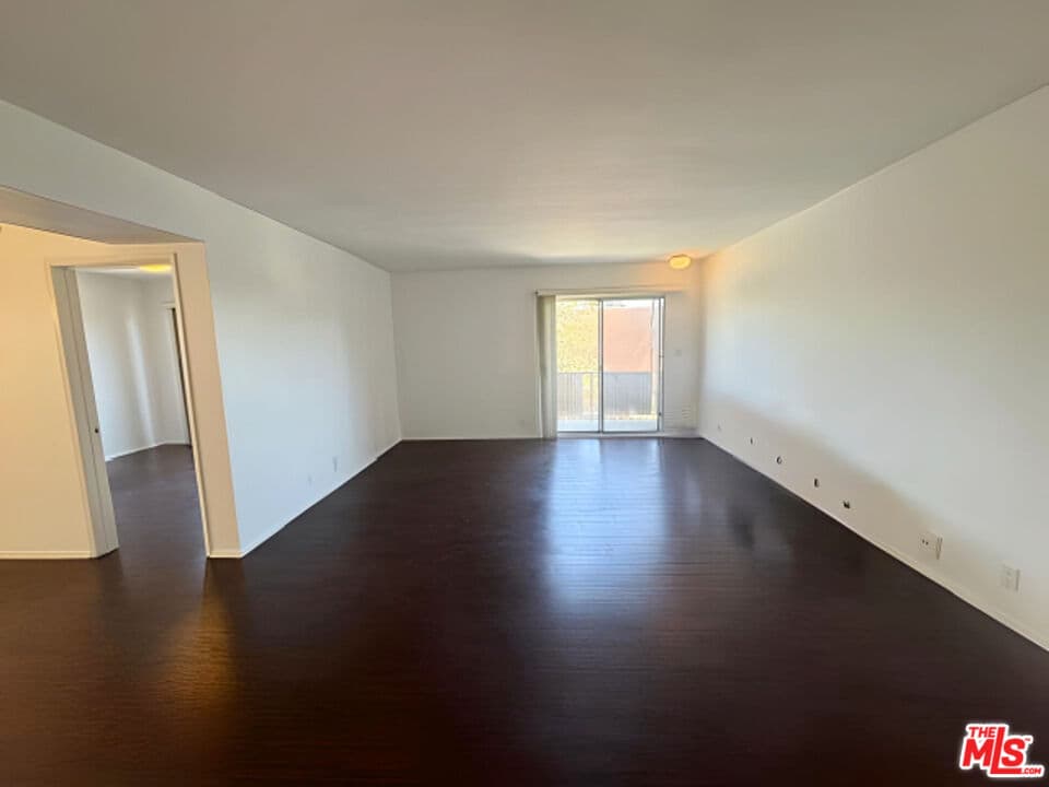 2 bd, 1 ba Apartment in Los Angeles, CA — $3,295/mo — photo 2