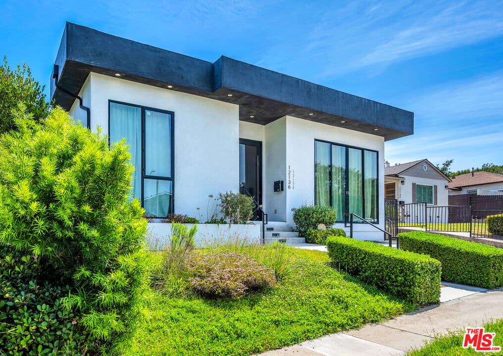 3 bd, 3 ba House in Los Angeles, CA — $9,500/mo — photo 1