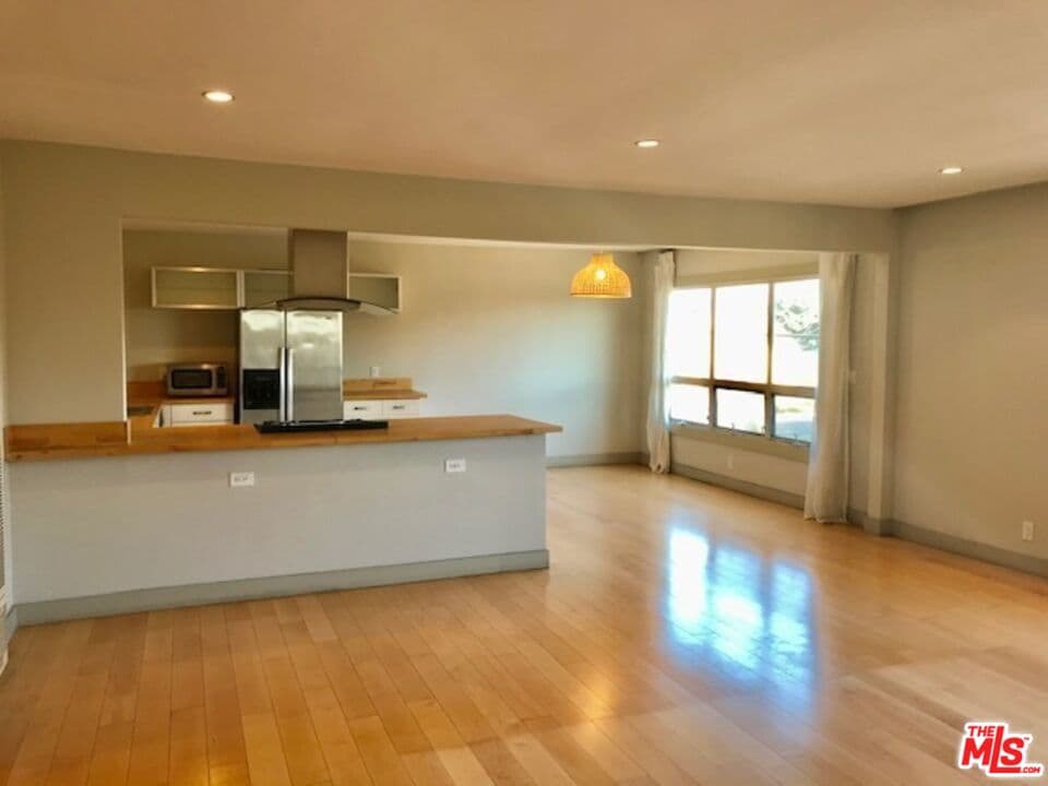 3 bd, 1 ba Apartment in Los Angeles, CA — $4,195/mo — photo 2