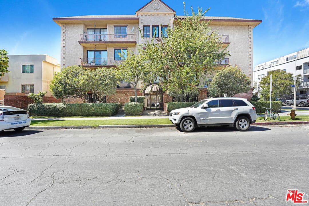2 bd, 2 ba Condo in Los Angeles, CA — $4,000/mo — photo 2