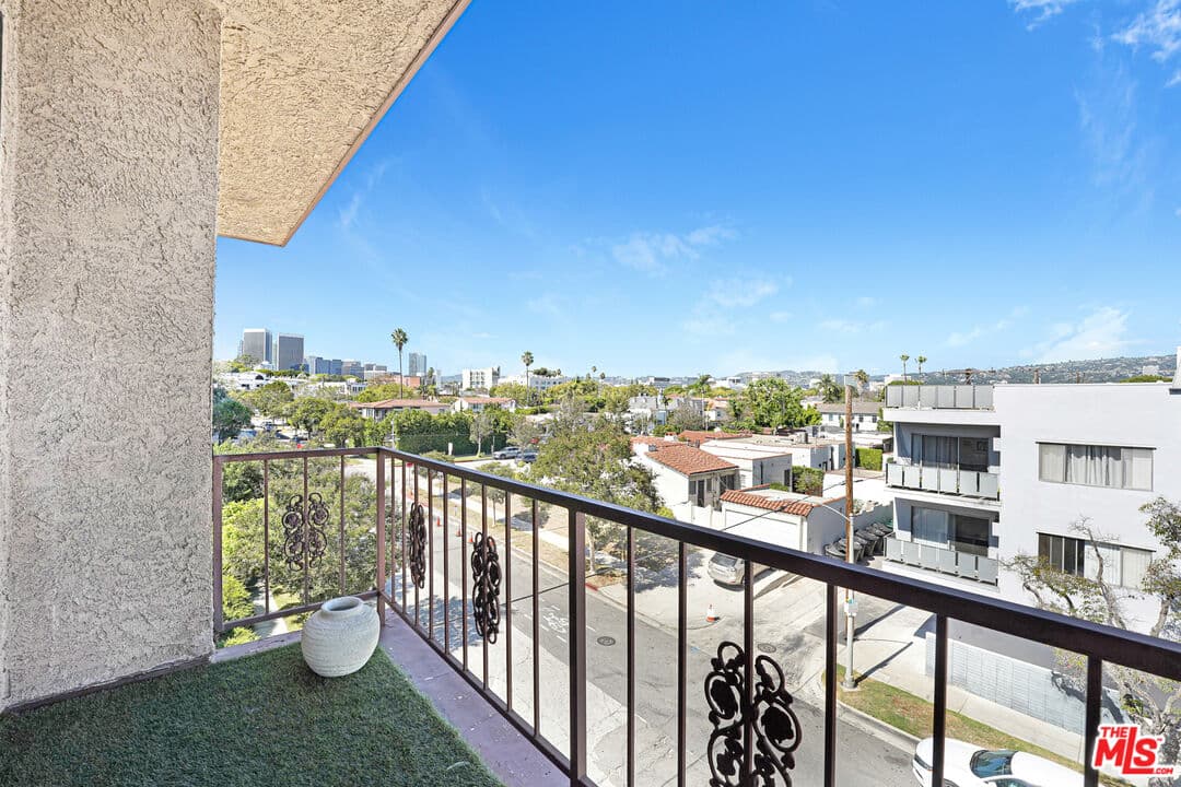 2 bd, 2 ba Condo in Los Angeles, CA — $4,000/mo — photo 1