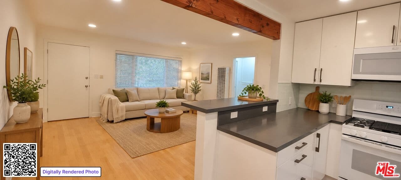 1 bd, 1 ba Townhouse in Venice, CA — $2,850/mo — photo 1