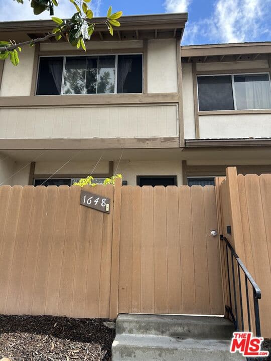 3 bd, 2 ba Townhouse in Fullerton, CA — $3,500/mo — photo 1