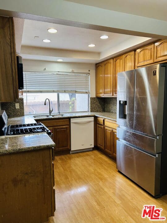 3 bd, 2 ba Townhouse in Fullerton, CA — $3,500/mo — photo 2
