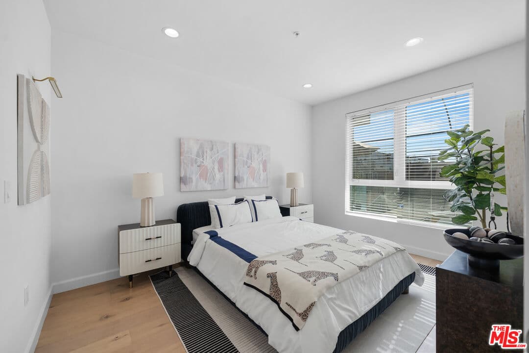 2 bd, 2 ba Condo in Los Angeles, CA — $3,000/mo — photo 1