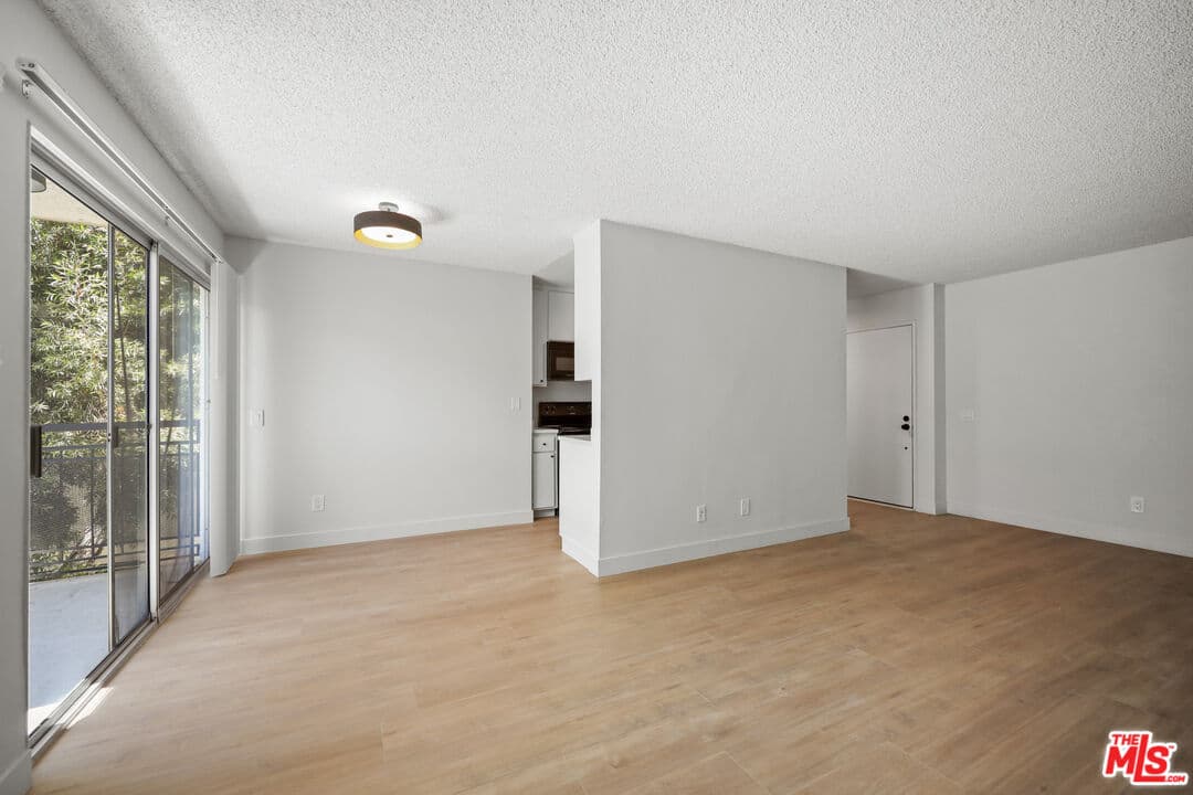 1 bd, 1 ba Apartment in Los Angeles, CA — $2,995/mo — photo 2
