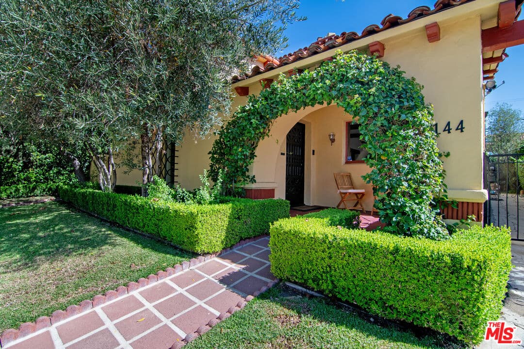 3 bd, 2 ba Townhouse in Los Angeles, CA — $6,500/mo — photo 1
