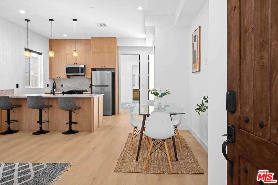 2 bd, 2 ba Townhouse in Los Angeles, CA — $3,595/mo — photo 1