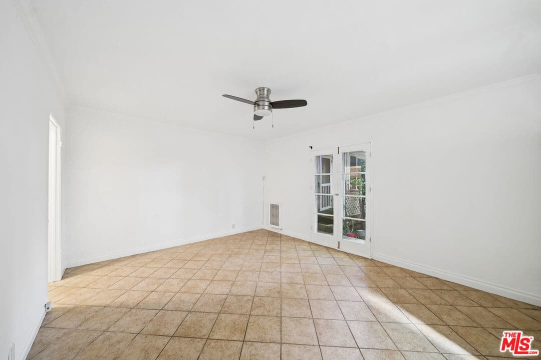 Studio, 1 ba Apartment in Los Angeles, CA — $1,500/mo — photo 2