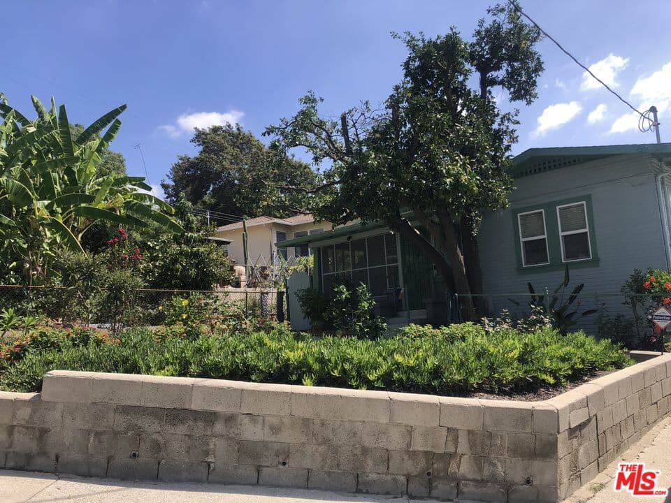 2 bd, 1 ba Apartment in Los Angeles, CA — $4,250/mo — photo 2