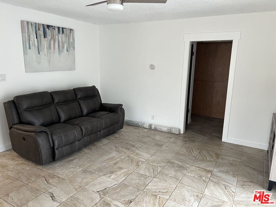 2 bd, 2 ba Apartment in Hawthorne, CA — $3,200/mo — photo 2