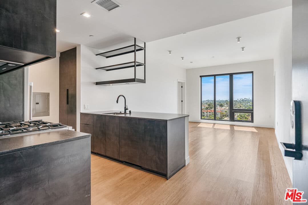 2 bd, 3 ba Apartment in Los Angeles, CA — $5,395/mo — photo 1