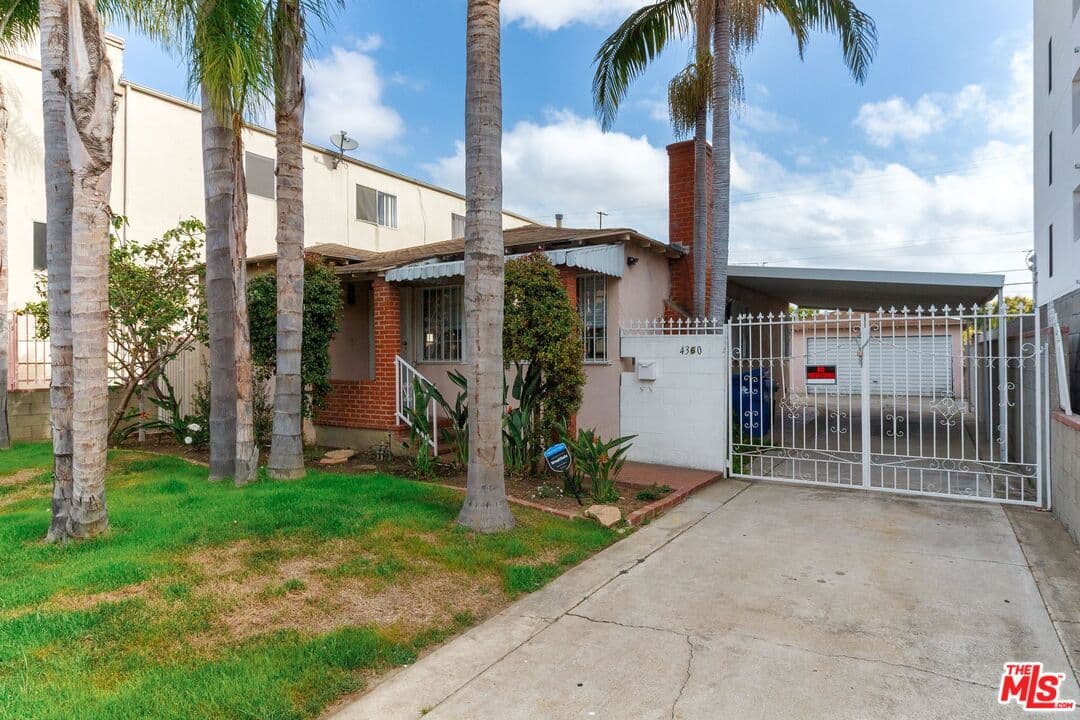 4 bd, 2 ba House in Los Angeles, CA — $4,895/mo — photo 1