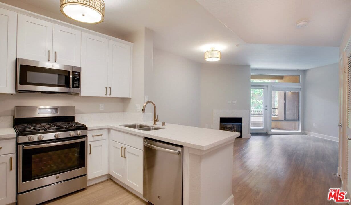 1 bd, 1 ba Condo in Los Angeles, CA — $3,497/mo — photo 1