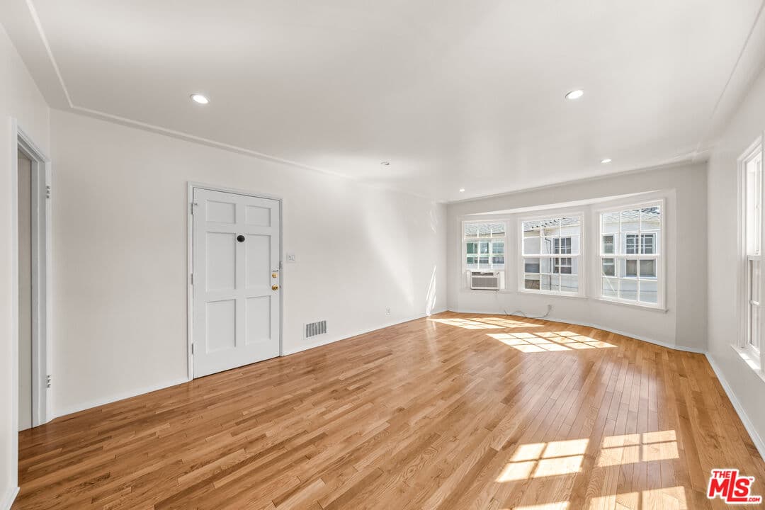 1 bd, 1 ba Apartment in Los Angeles, CA — $2,650/mo — photo 2