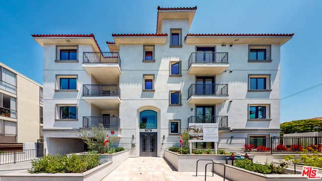 2 bd, 2 ba Condo in Los Angeles, CA — $4,000/mo — photo 1