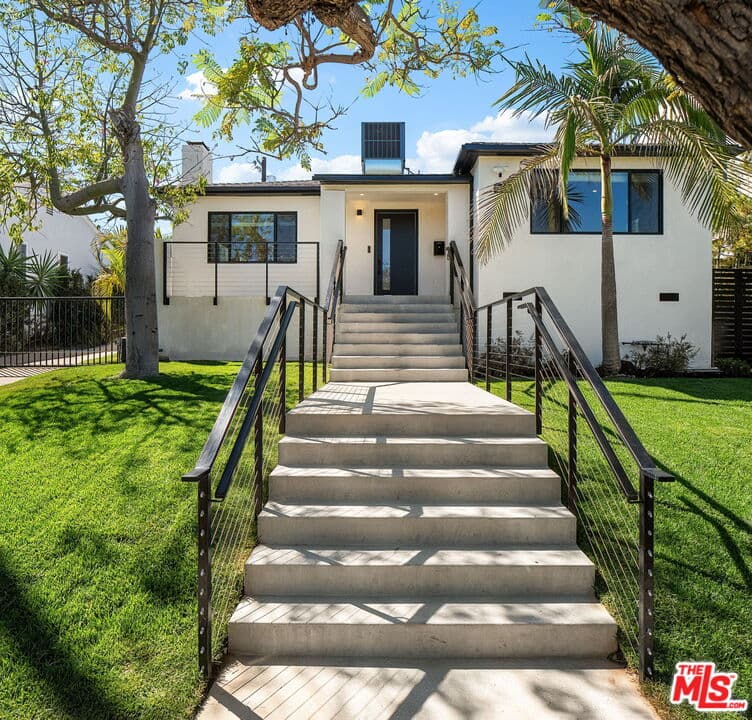 3 bd, 4 ba House in Los Angeles, CA — $15,000/mo — photo 2