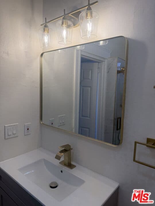 1 bd, 1 ba Townhouse in Los Angeles, CA — $1,800/mo — photo 1