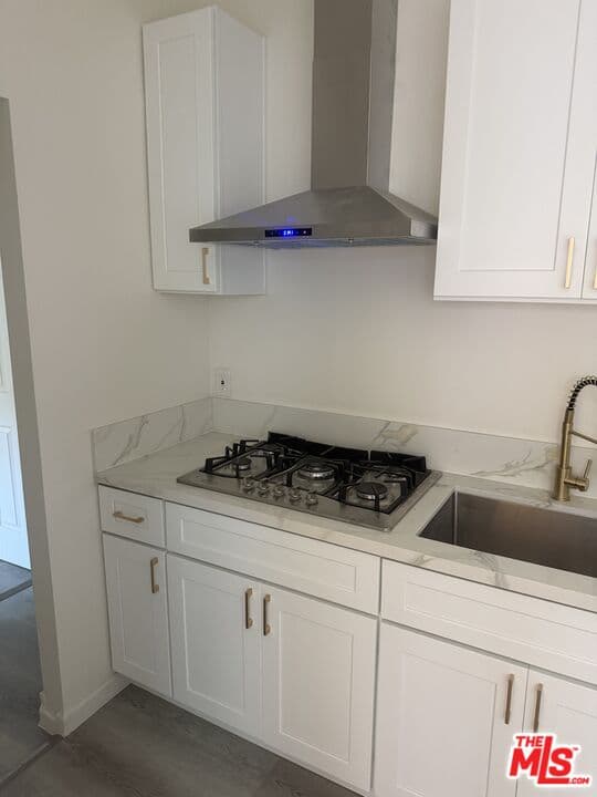 2 bd, 1 ba Townhouse in Los Angeles, CA — $2,000/mo — photo 1