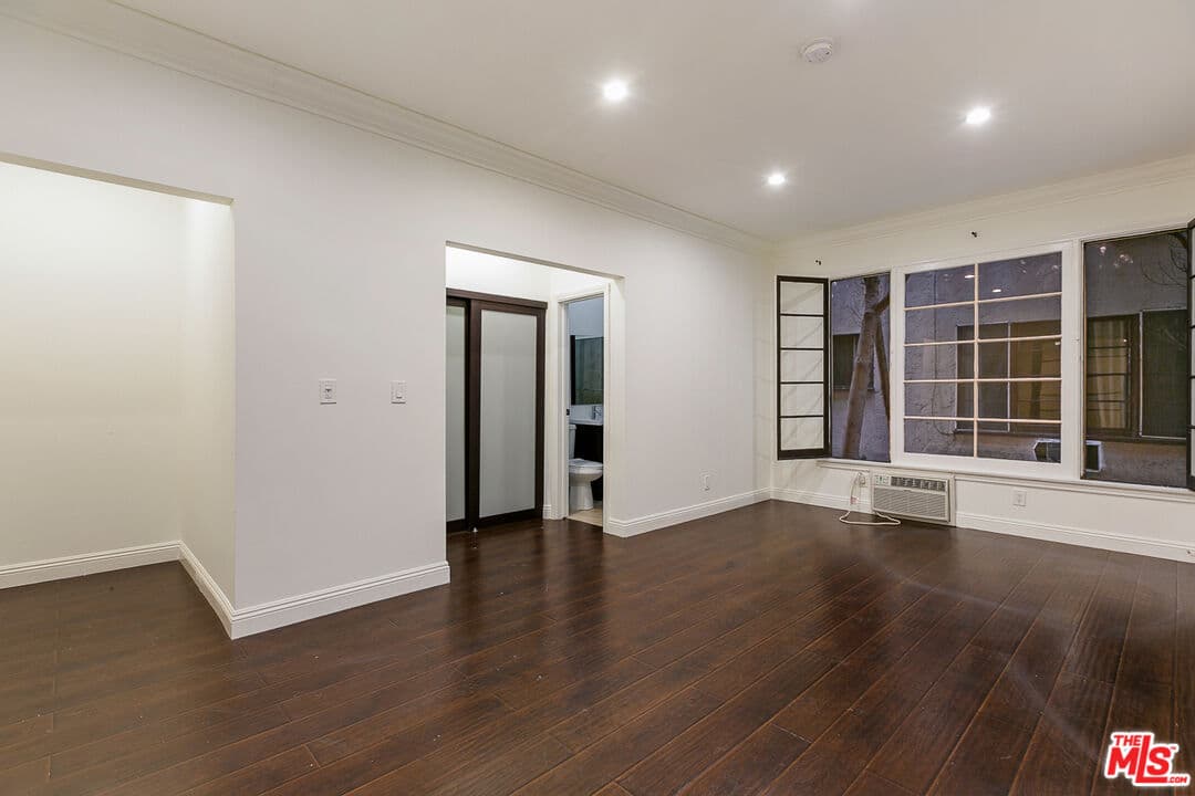 1 bd, 1 ba Apartment in Los Angeles, CA — $2,350/mo — photo 2