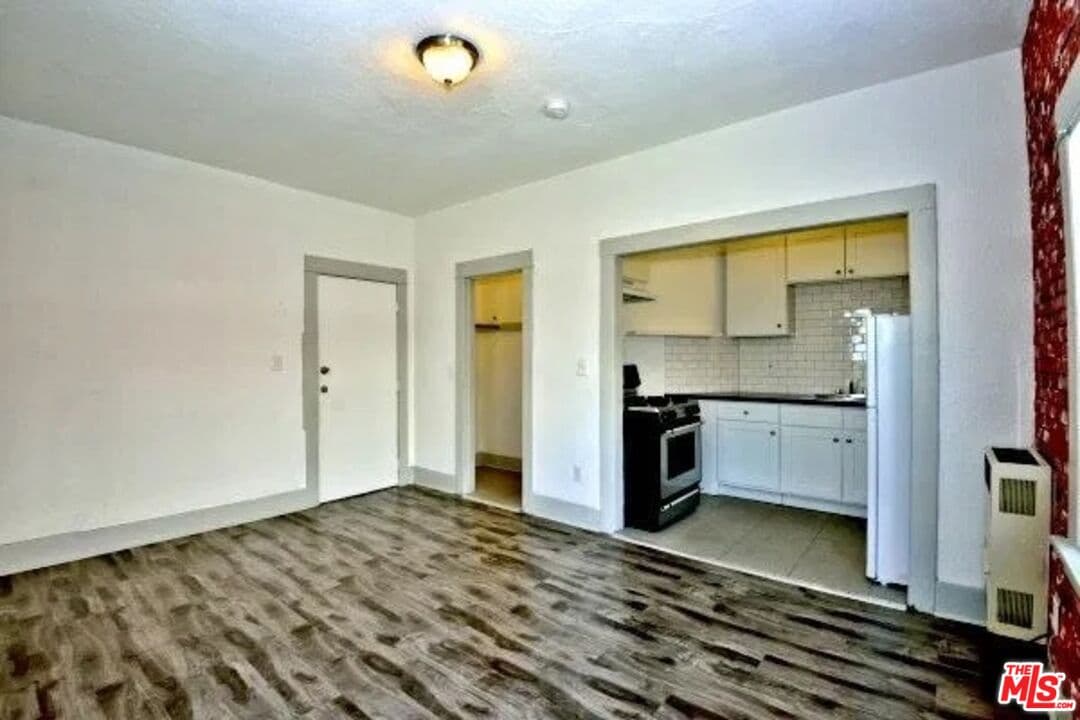 Studio, 1 ba House in Los Angeles, CA — $2,150/mo — photo 2