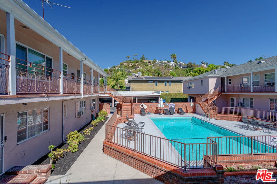 2 bd, 1 ba Townhouse in Los Angeles, CA — $3,100/mo — photo 1