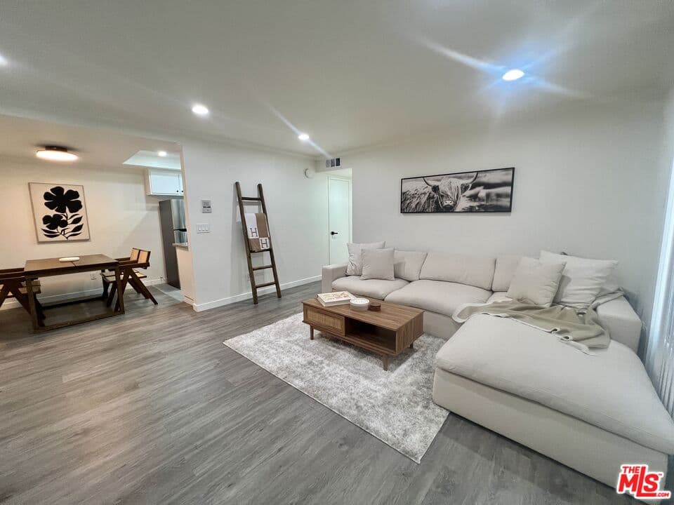 2BR Condo in Glendale β $2,500/mo